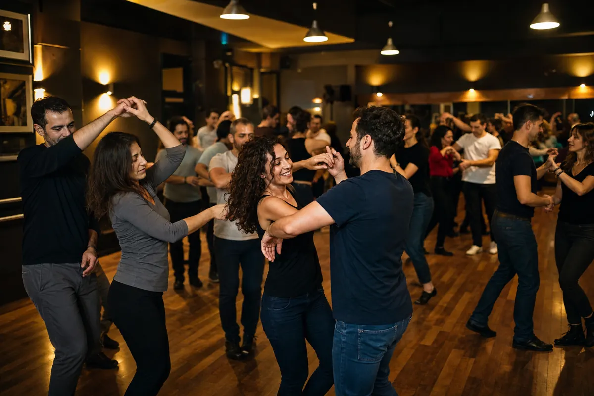 Ομάδα αρχαρίων σε μάθημα salsa στην Κομοτηνή