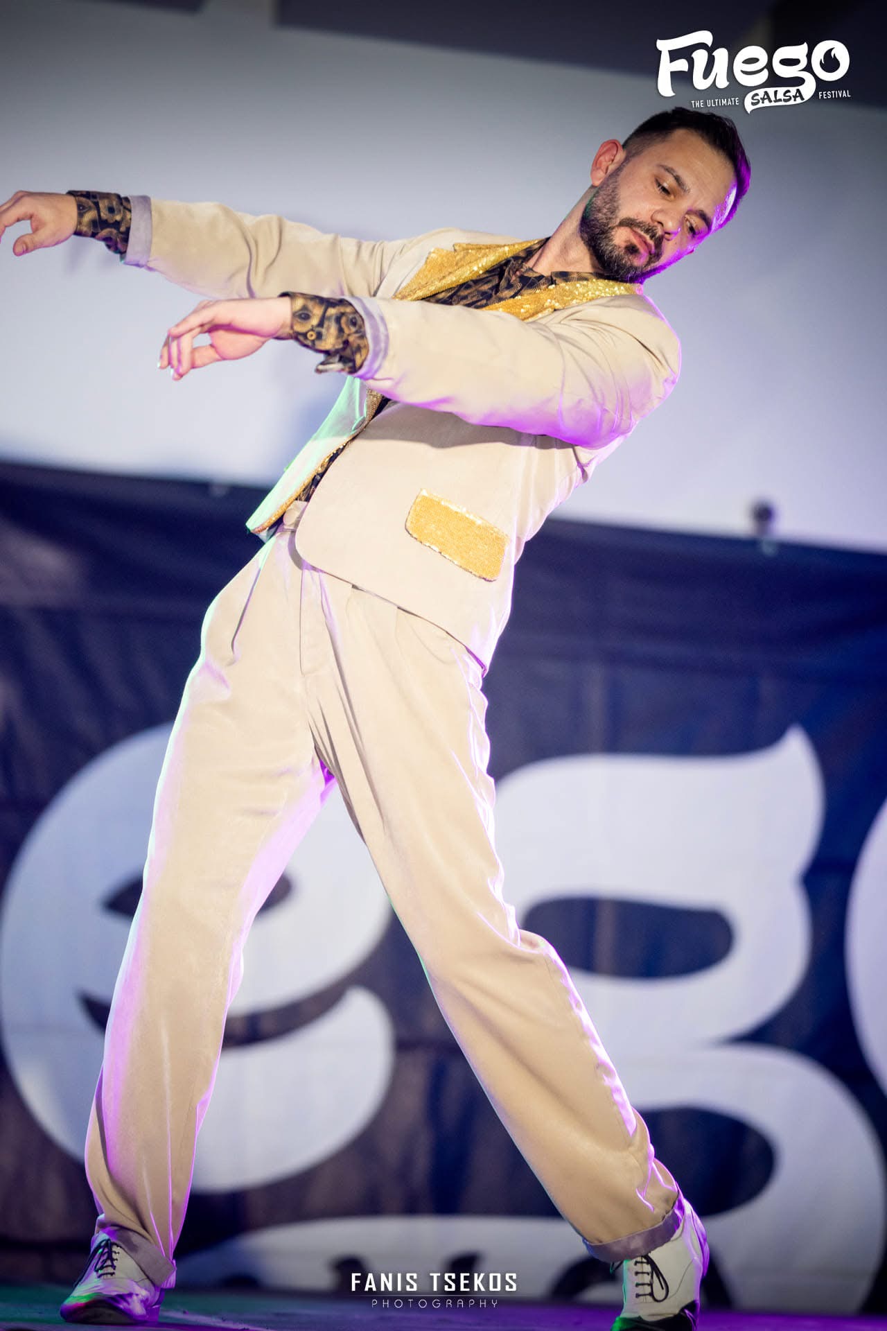 Teo - Latin Grow Dance Instructor